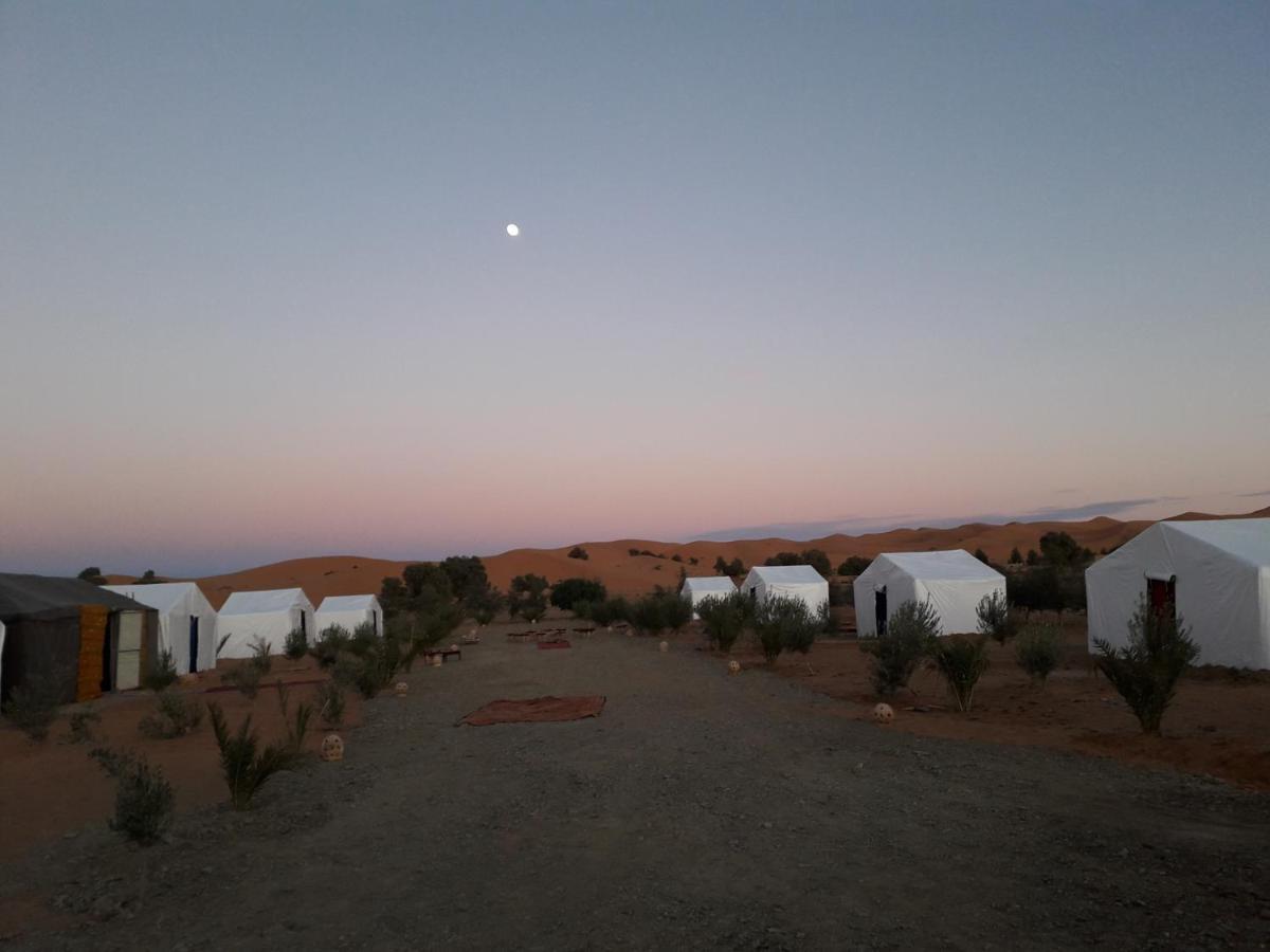 Готель Bivouac Erg Znaigui Мерзуга Екстер'єр фото